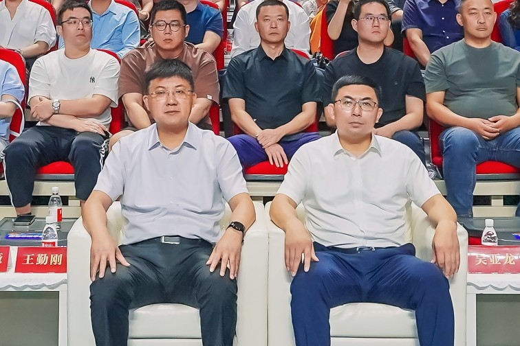 領(lǐng)導.jpg 領(lǐng)導.jpg